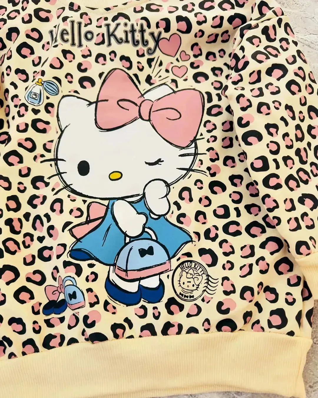 طقم Hello Kitty – إطلالة مميزة للبنات