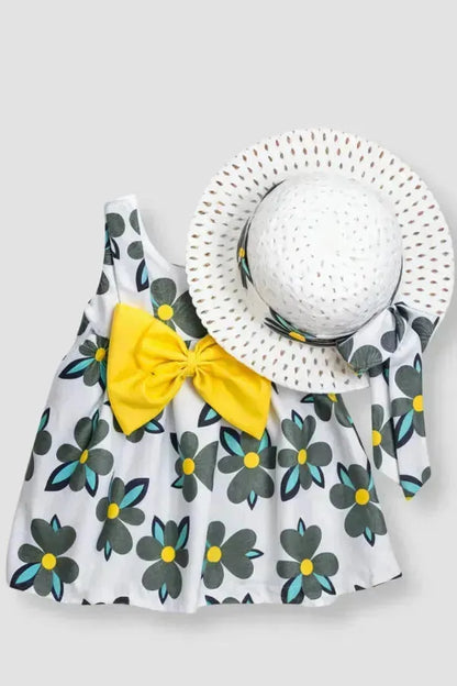 Robe moderne et confortable avec un chapeau élégant