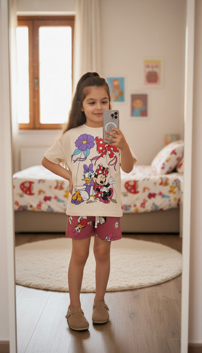 الصديقتان MINNIE وDAISY بتصميم لطيف