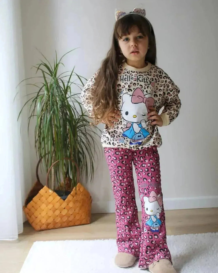 طقم Hello Kitty – إطلالة مميزة للبنات