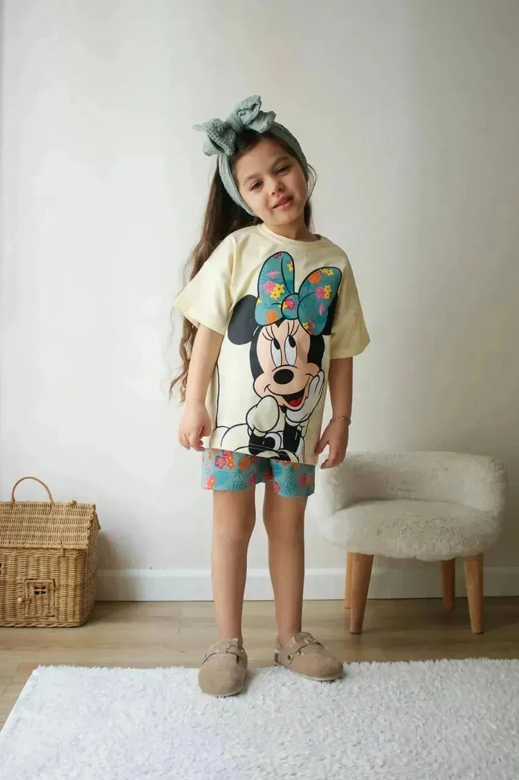 Ensemble Minnie Mouse – charmante élégance féminine